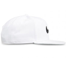 Carica l&#39;immagine nel visualizzatore di Gallery, NIKE | SWOOSH PRO FLAT PEAK CAP
