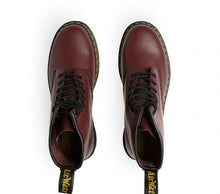 Carica l&#39;immagine nel visualizzatore di Gallery, DR MARTENS | 1460Z DMC 8-EYE BOOT | CHERRY SMOOTH
