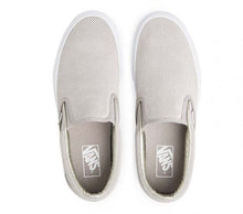 Carica l&#39;immagine nel visualizzatore di Gallery, VANS | CLASSIC SLIP-ON (PERFORATED SUEDE)
