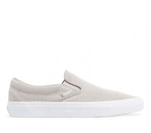 Carica l&#39;immagine nel visualizzatore di Gallery, VANS | CLASSIC SLIP-ON (PERFORATED SUEDE)
